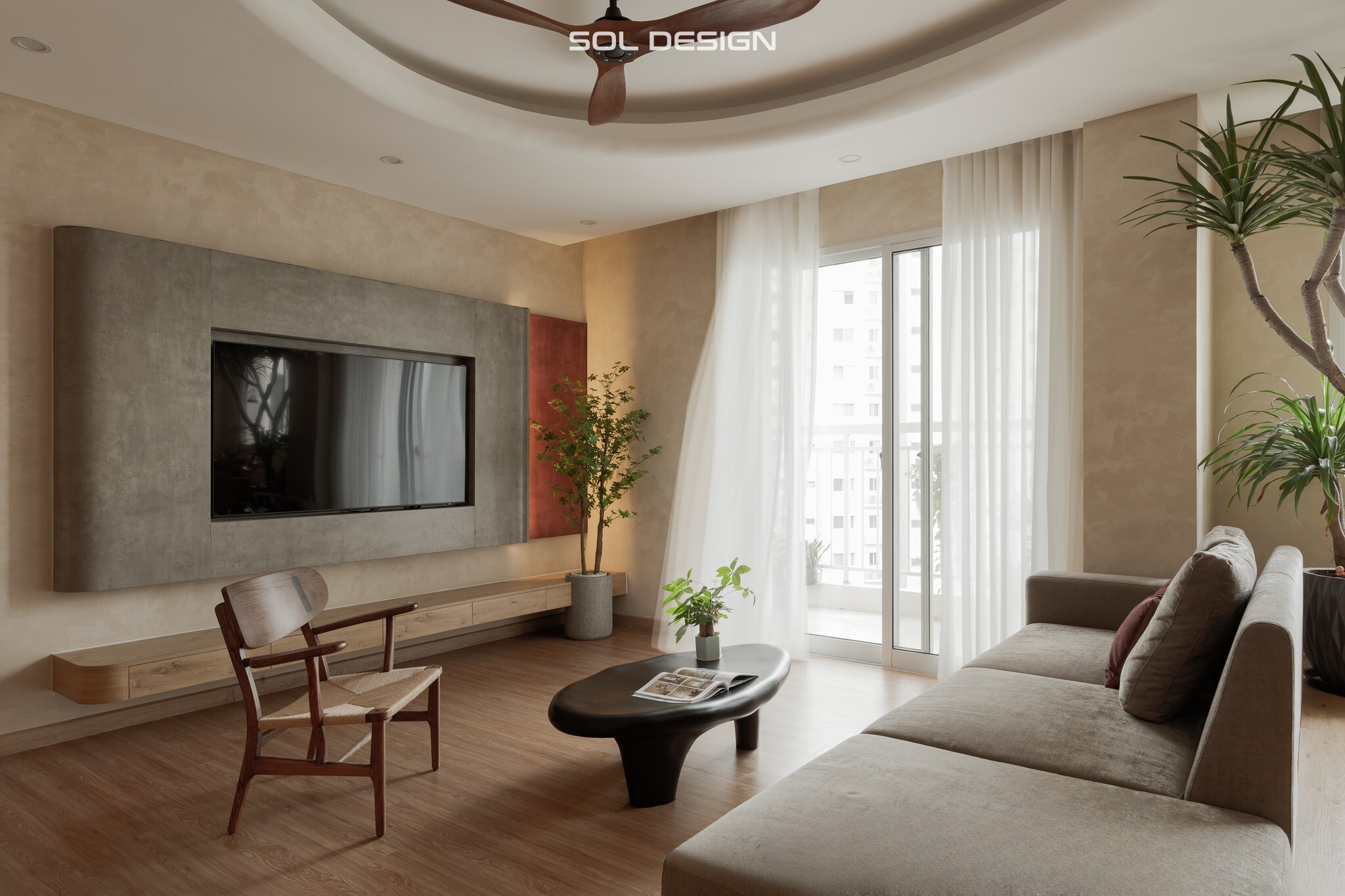 căn hộ nhỏ sử dụng màu sáng và ánh sáng tự nhiên